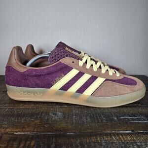 NEW Adidas Gazelle Indoor Mens Size 11 Low Top Shoe Sneaker Maroon Yellow JI0324